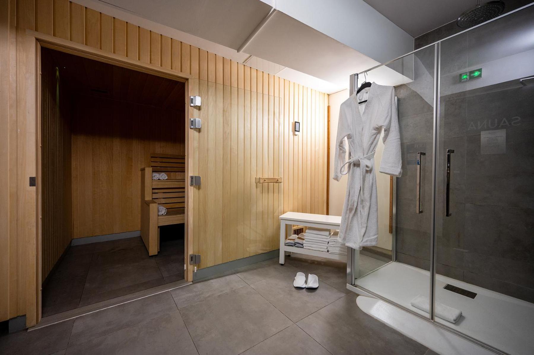 Nemea Appart Hotel Paris Levallois Exteriör bild